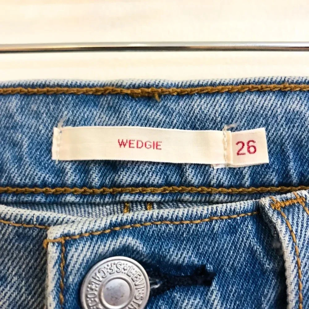 Levi's Wedgie High Waist Slim Light Wash Cotton Classic Denim Jeans Women's 26